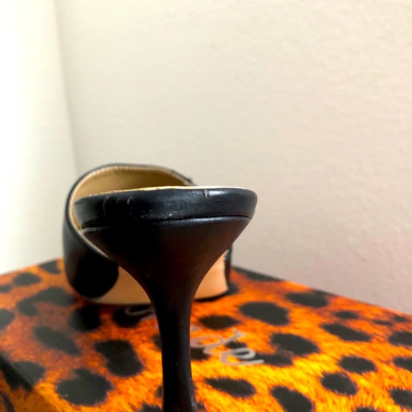 Solid black mule heel - Picture 2 of 3